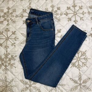 EUC Old Navy Super Skinny Ankle Jean Size 2